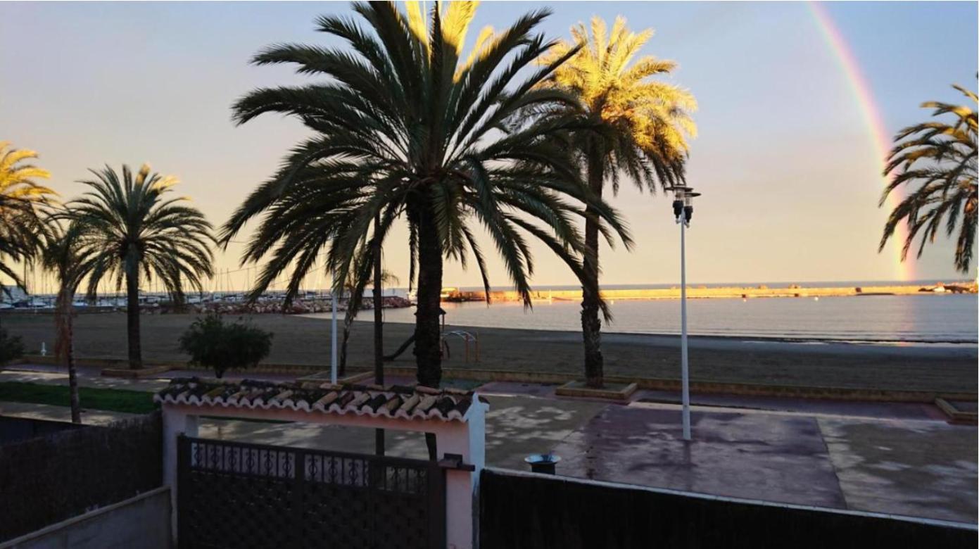 Beachfront Vila Валенсия Екстериор снимка
