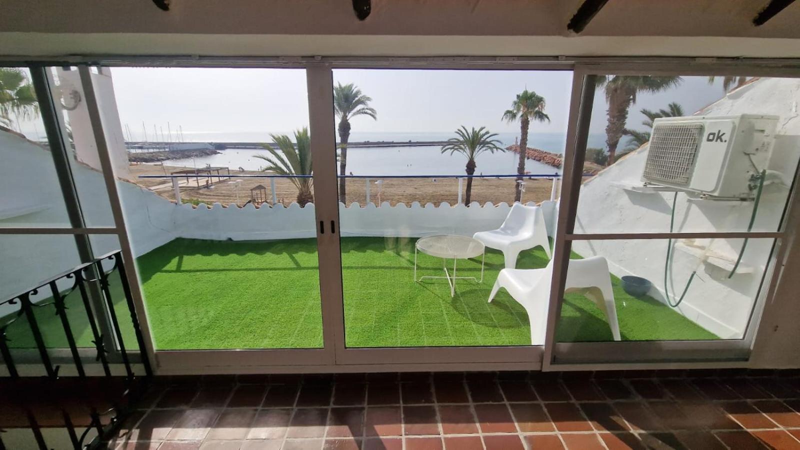 Beachfront Vila Валенсия Екстериор снимка