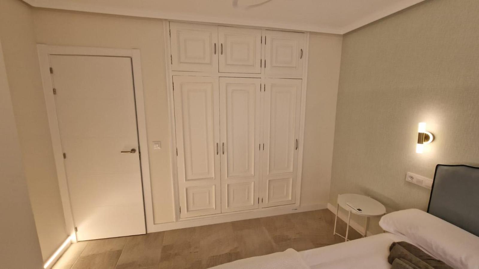 Beachfront Vila Валенсия Екстериор снимка
