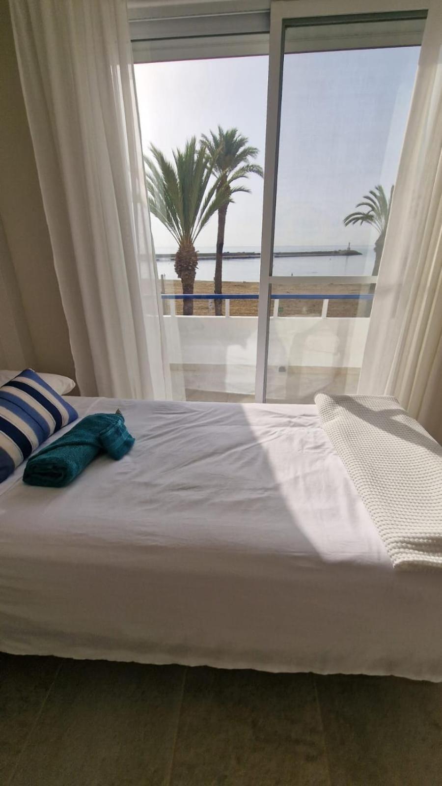 Beachfront Vila Валенсия Екстериор снимка