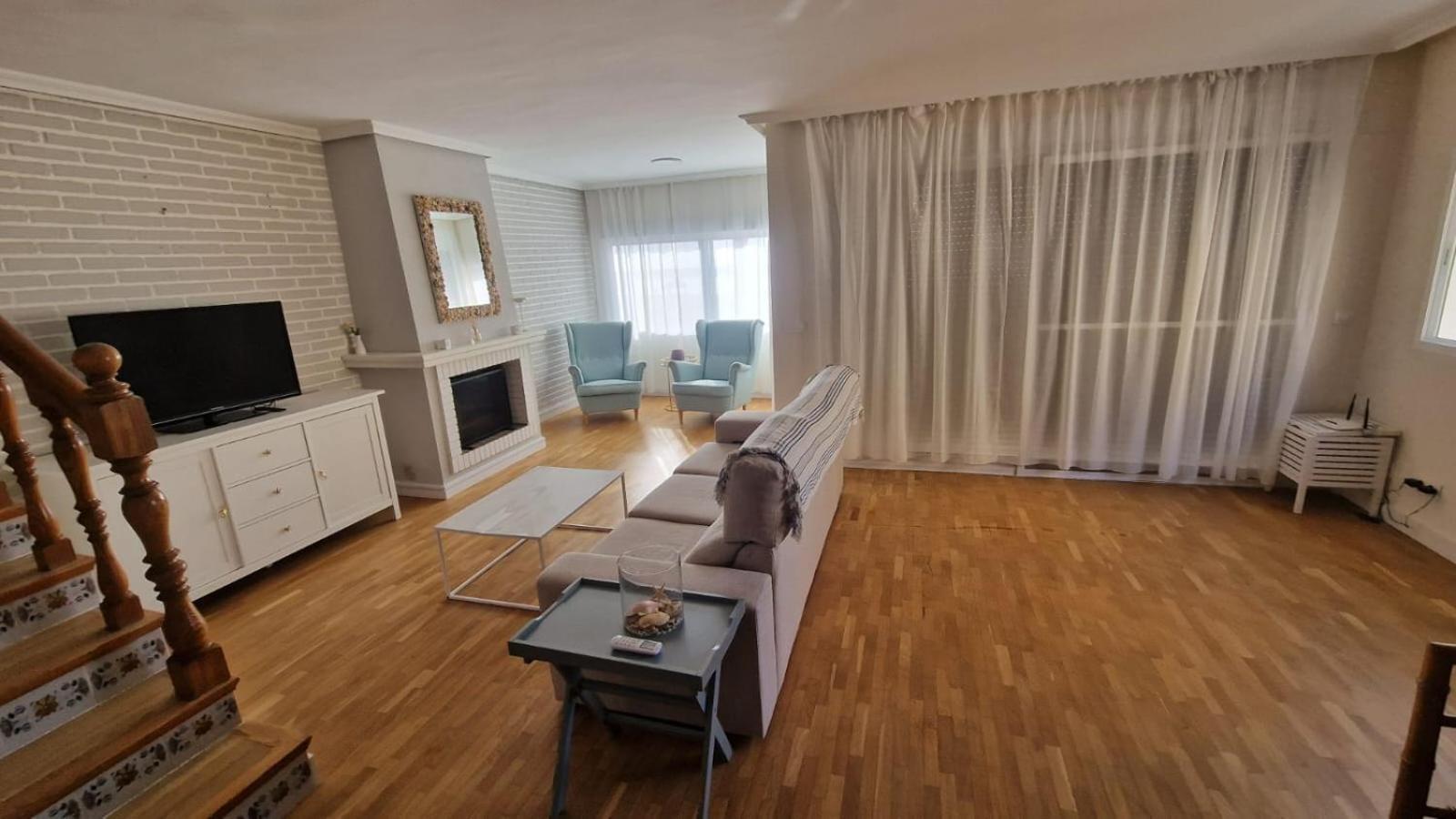 Beachfront Vila Валенсия Екстериор снимка