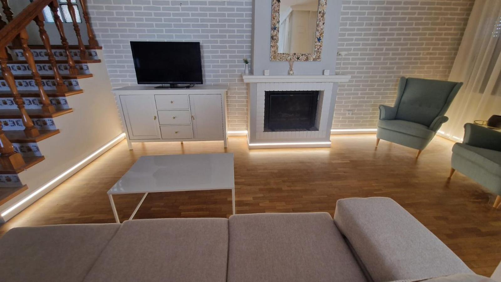 Beachfront Vila Валенсия Екстериор снимка