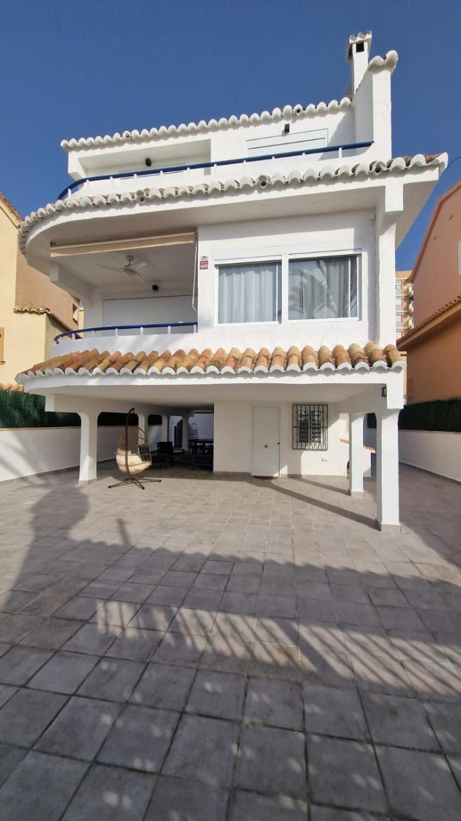 Beachfront Vila Валенсия Екстериор снимка